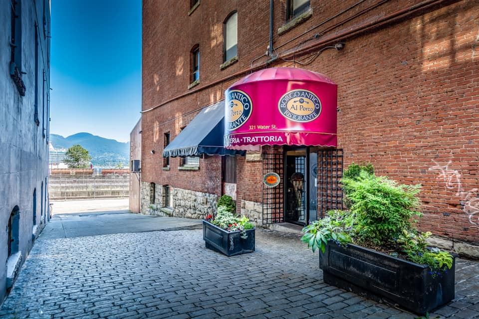 Entrance of Al Porto Ristorante